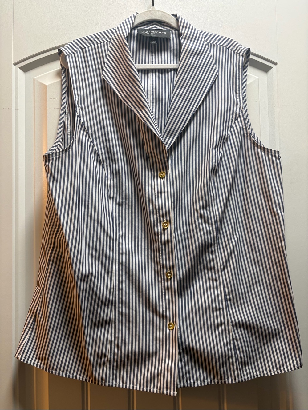 Jones New York Navy and White Striped Sleeveless Button-Down Shirt